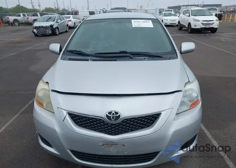 2011 Toyota Yaris z USA, uszkodzony, nr VIN JTDBT4K39B4082580